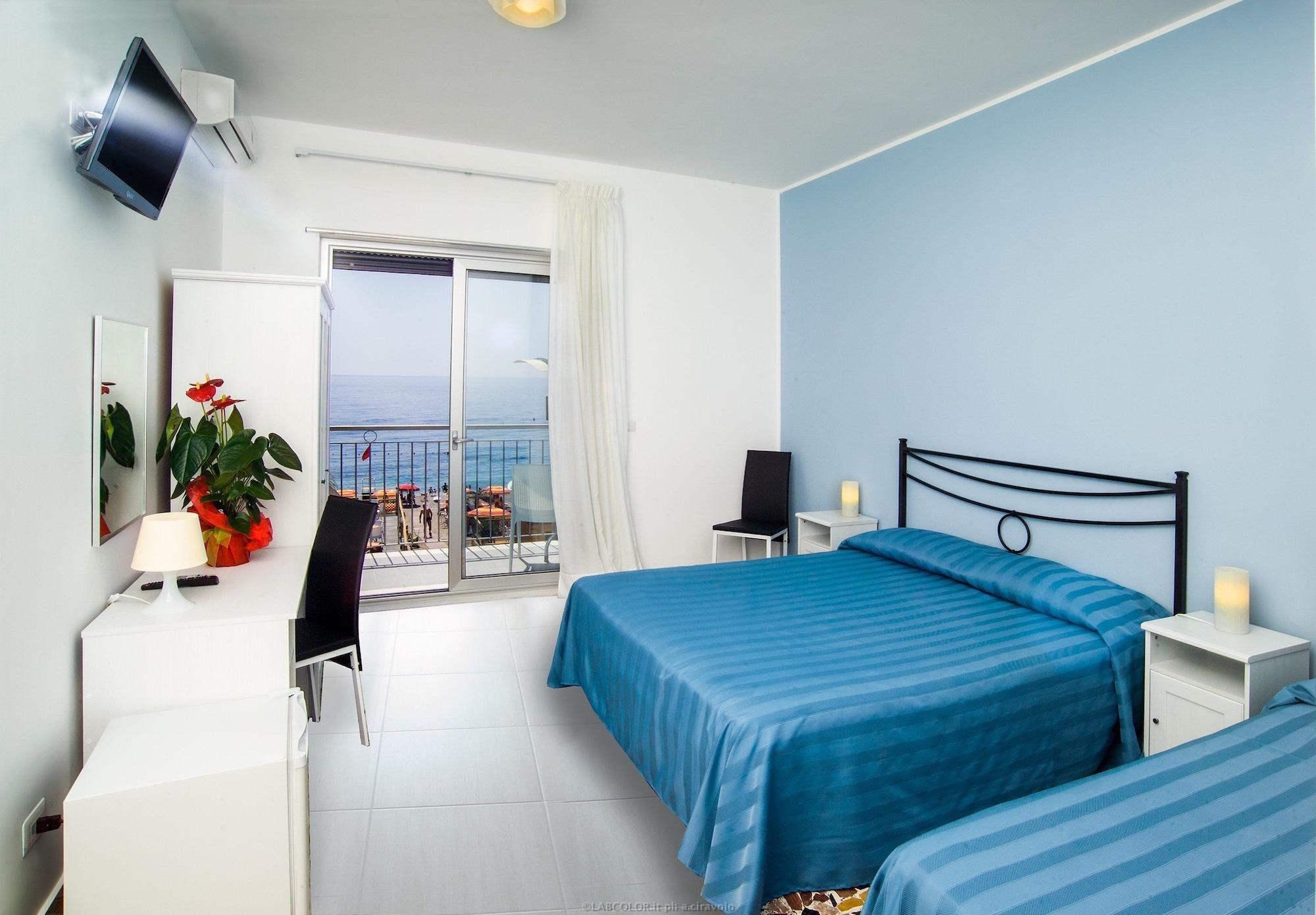 Maniel Beach Hotel レトイアンニ エクステリア 写真