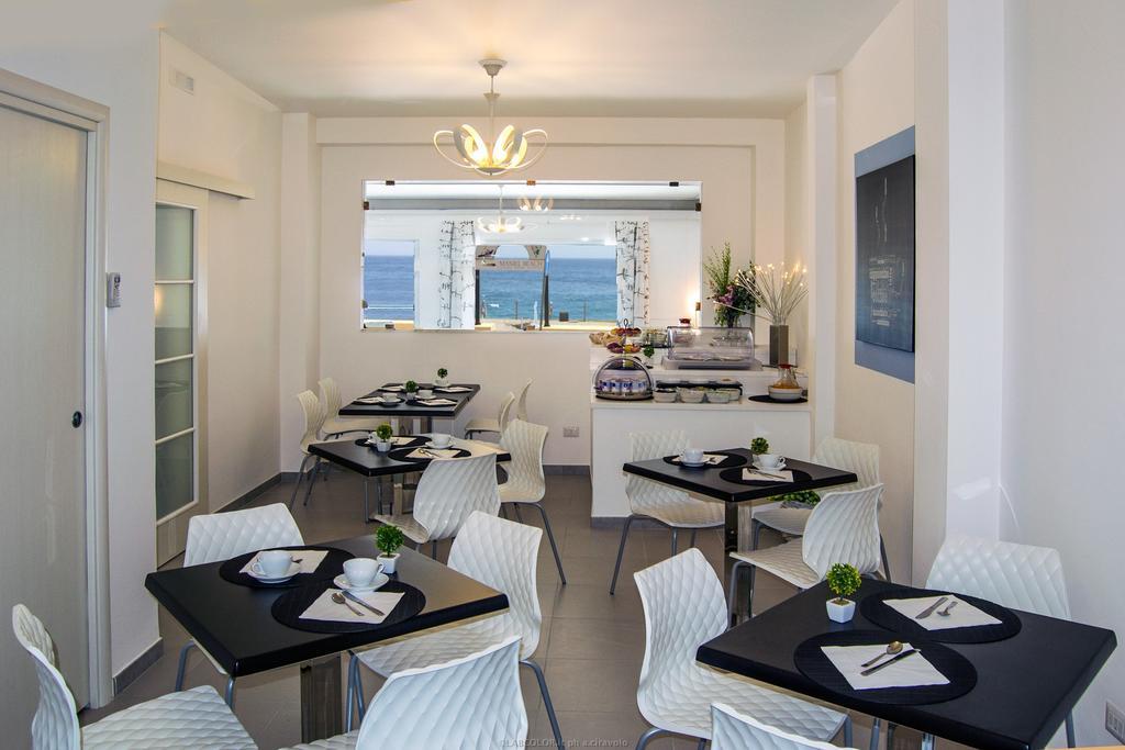 Maniel Beach Hotel レトイアンニ エクステリア 写真