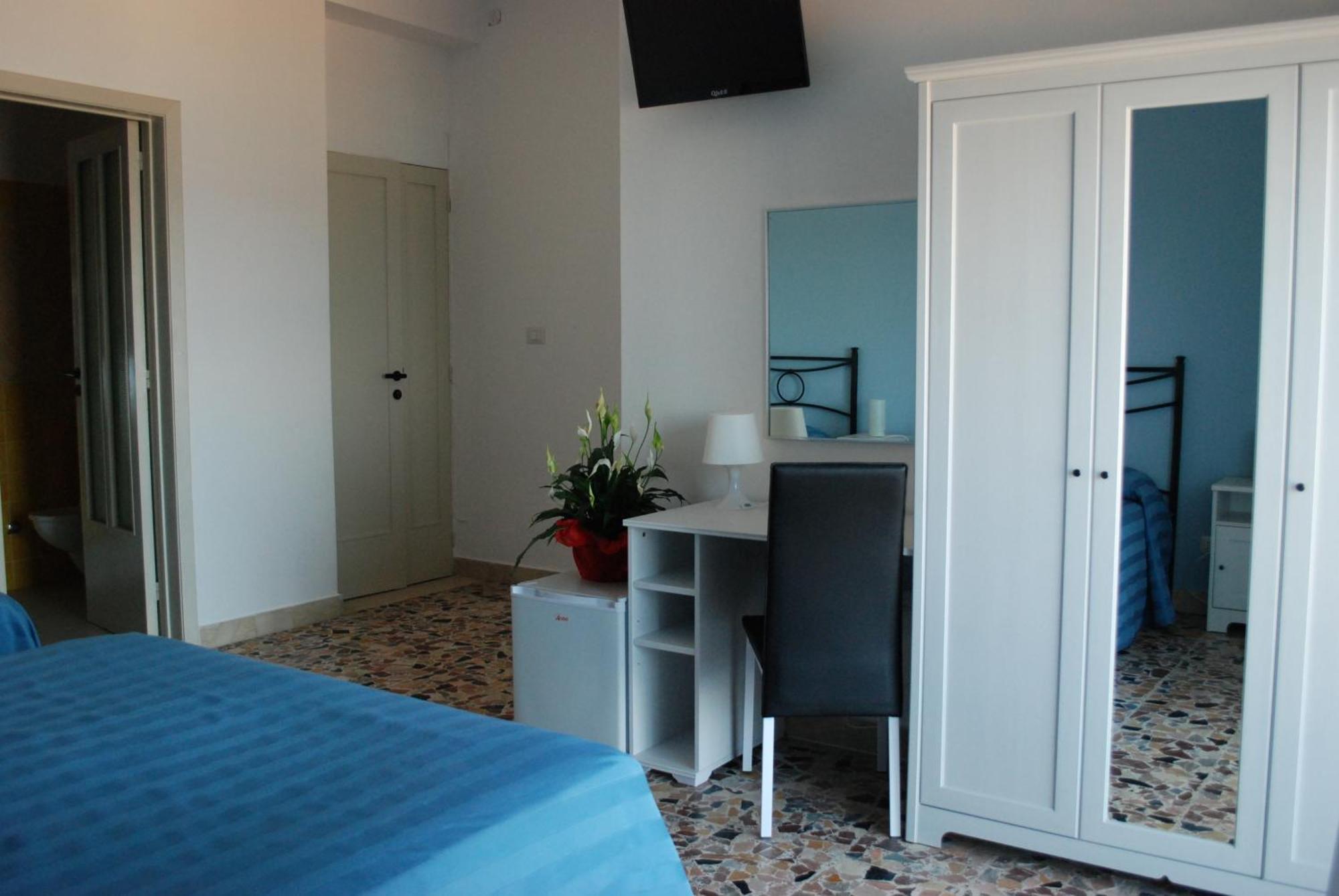 Maniel Beach Hotel レトイアンニ 部屋 写真