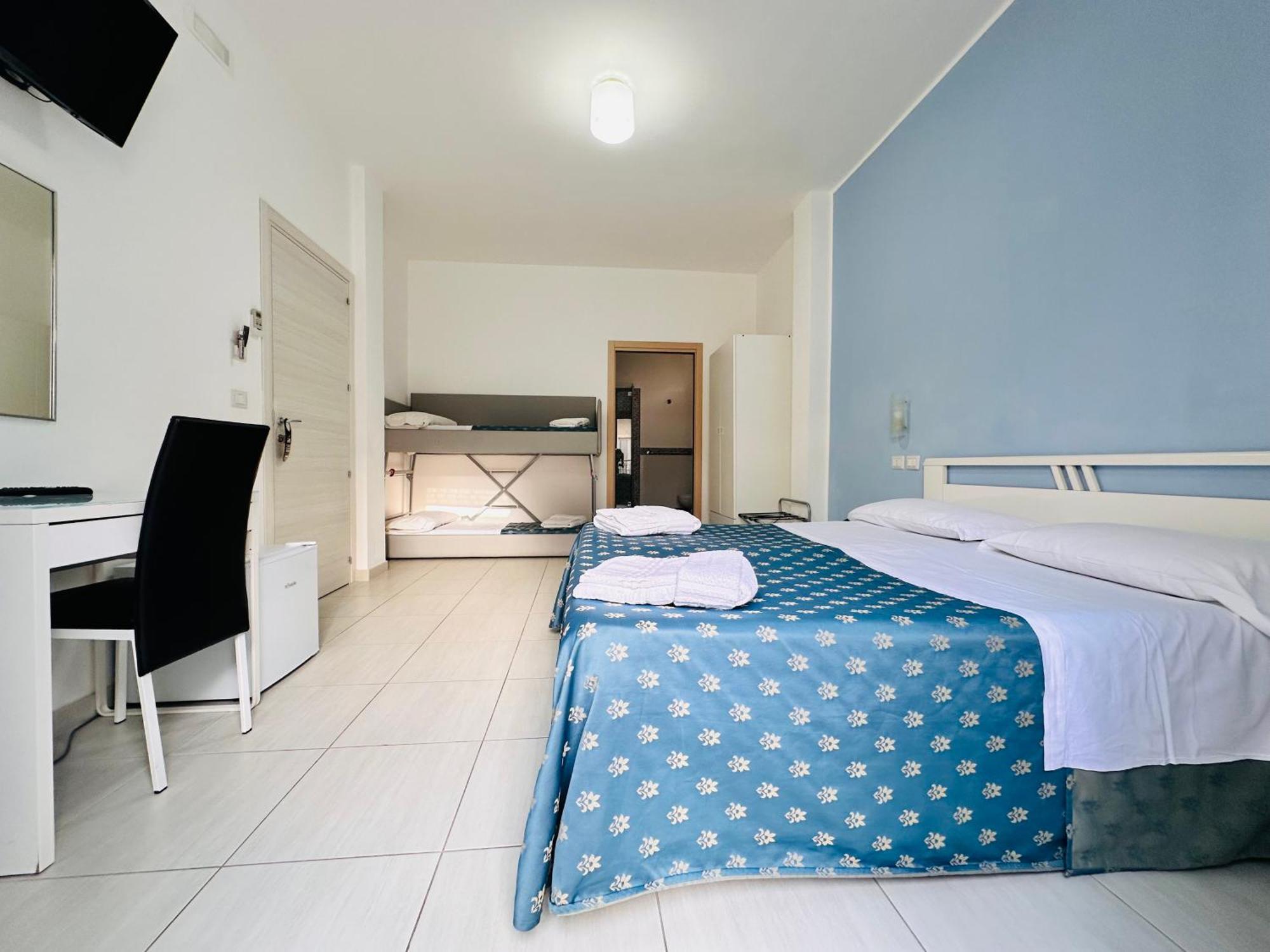 Maniel Beach Hotel レトイアンニ エクステリア 写真