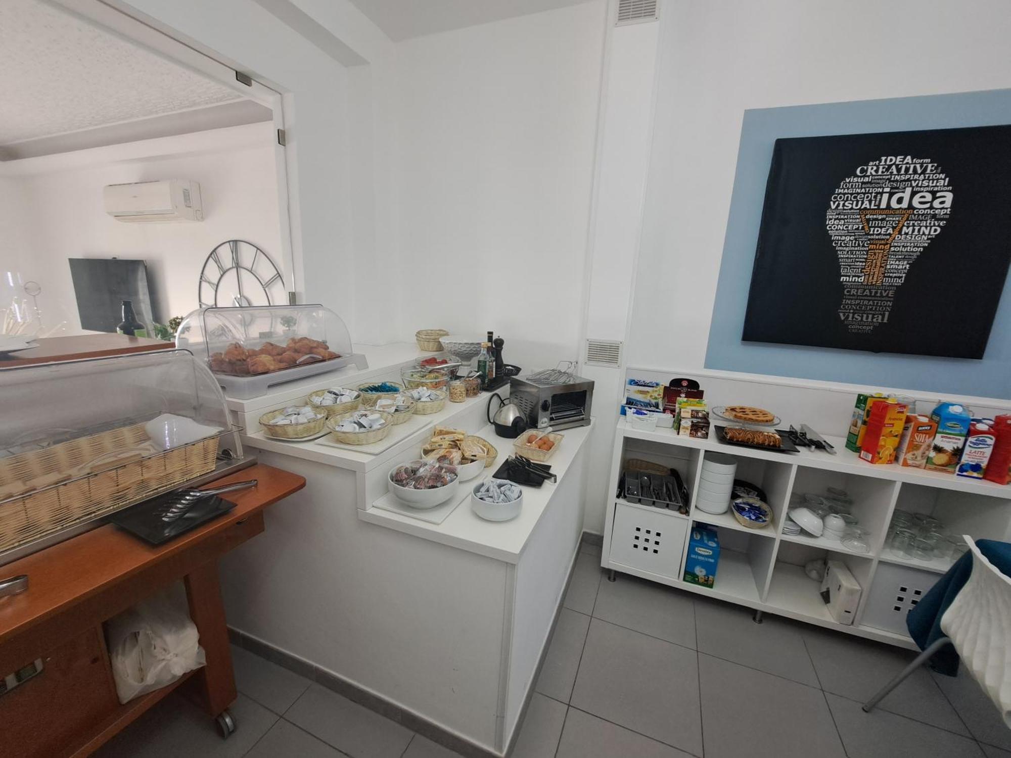 Maniel Beach Hotel レトイアンニ エクステリア 写真