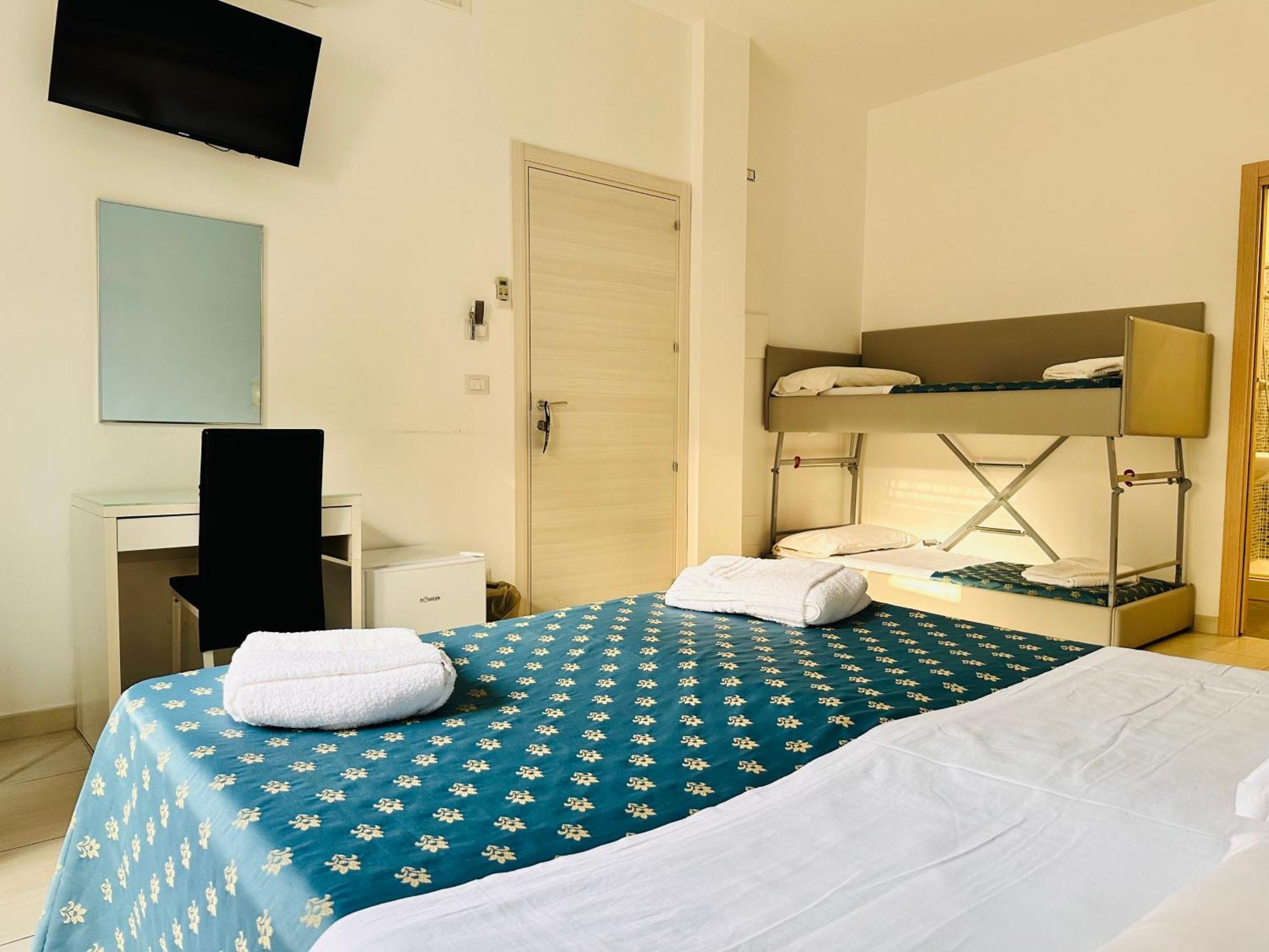Maniel Beach Hotel レトイアンニ エクステリア 写真