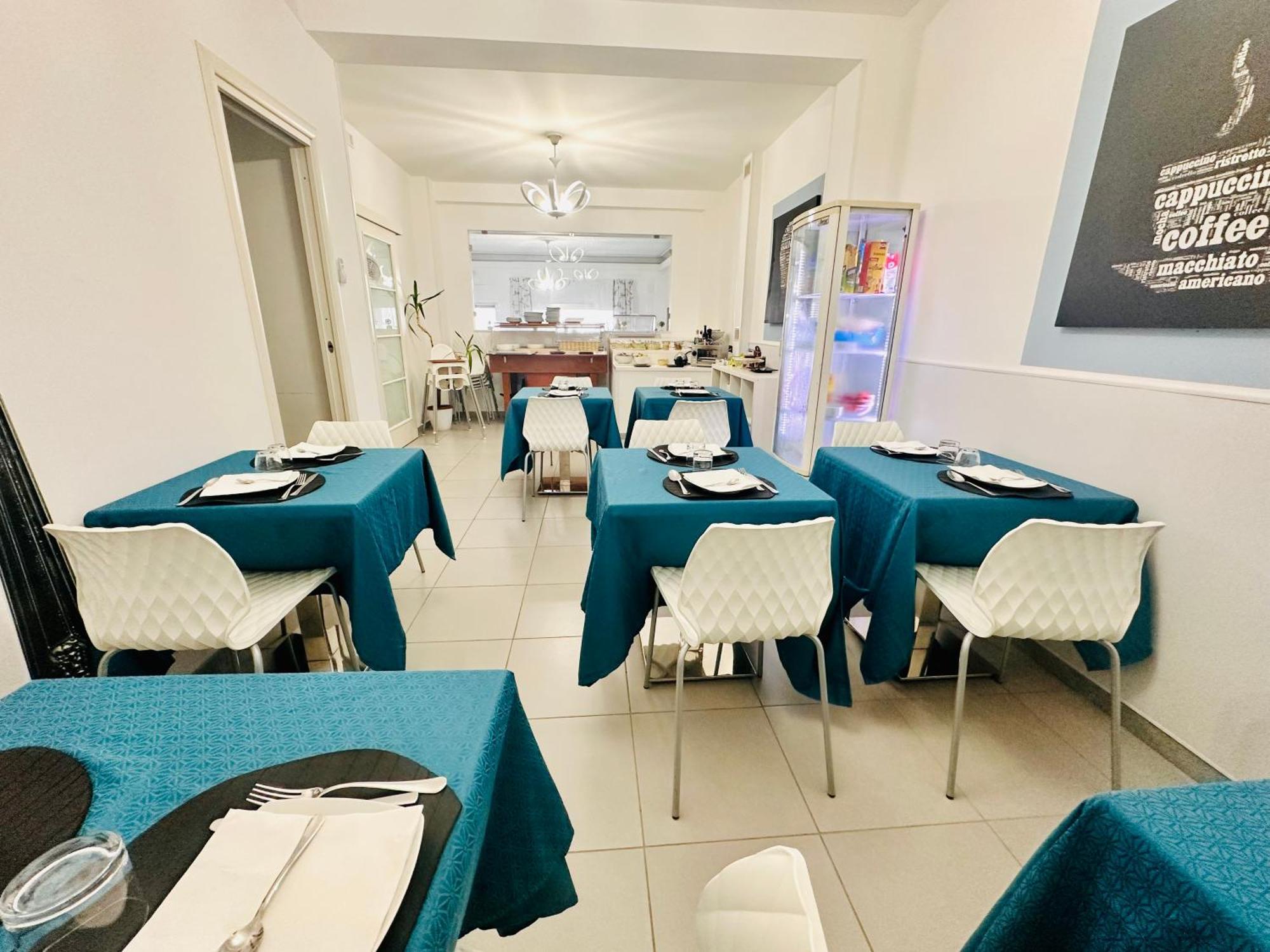 Maniel Beach Hotel レトイアンニ エクステリア 写真
